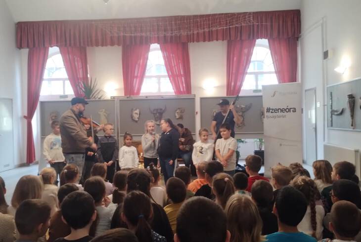 FILHARM�NIA EL�AD�S 2025